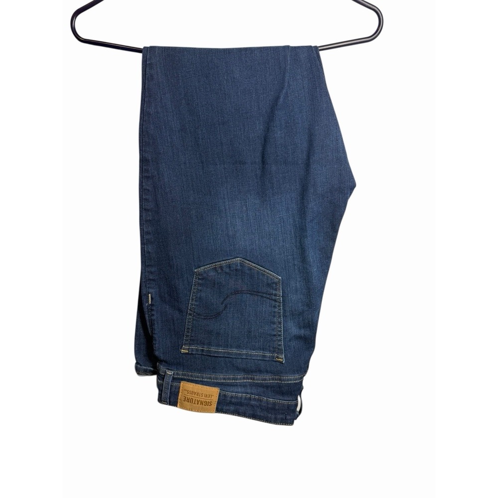 signture levi strauss womens mid rise boot cut shaping jeans size 18 w34
